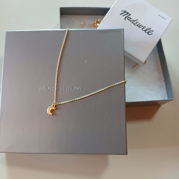 ❤️Madewell❤️ Gold Plated Tiny Moon Pendant💥Vintage Gold 💥 - Picture 5 of 7